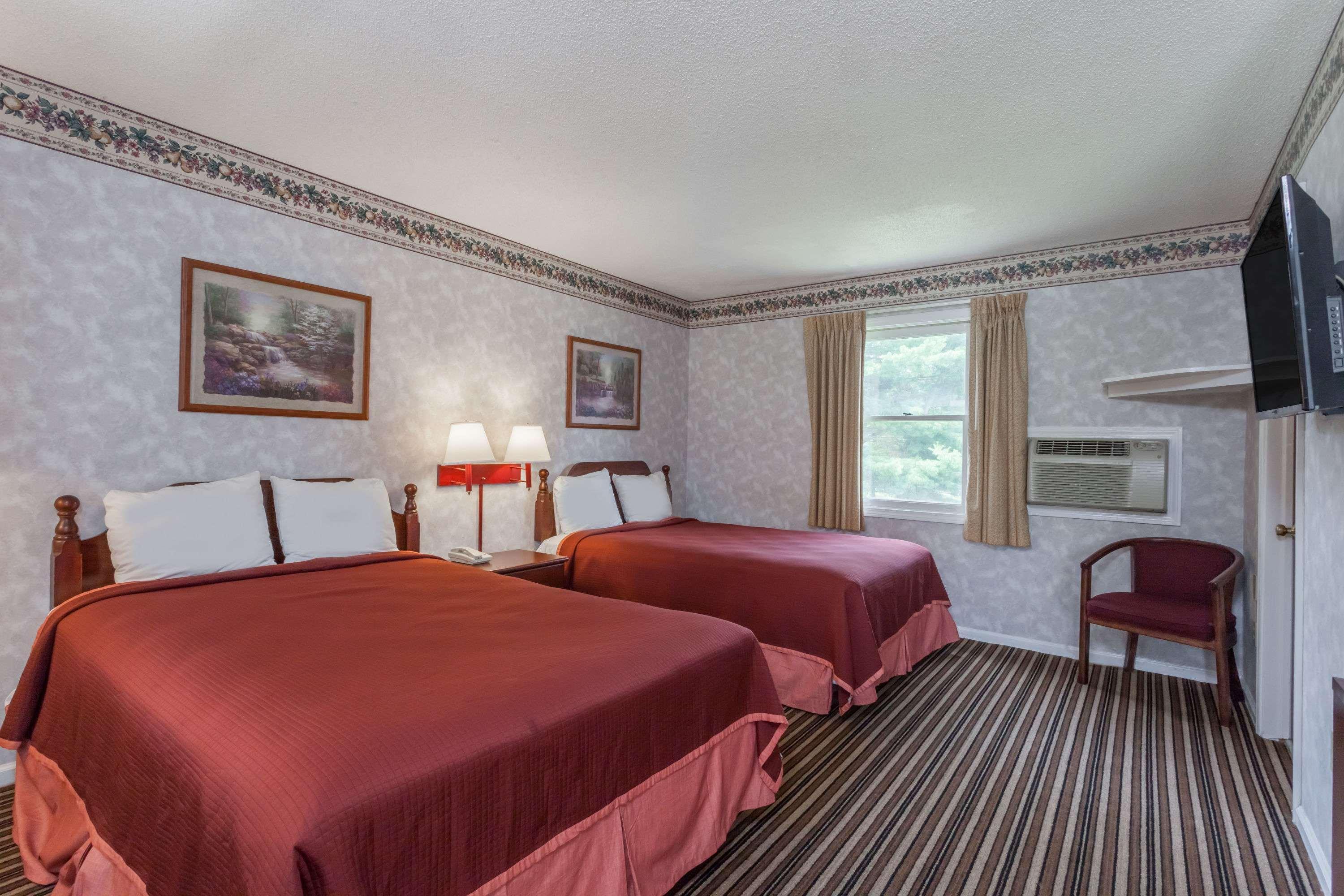 Travelodge By Wyndham Great Barrington Berkshires Экстерьер фото