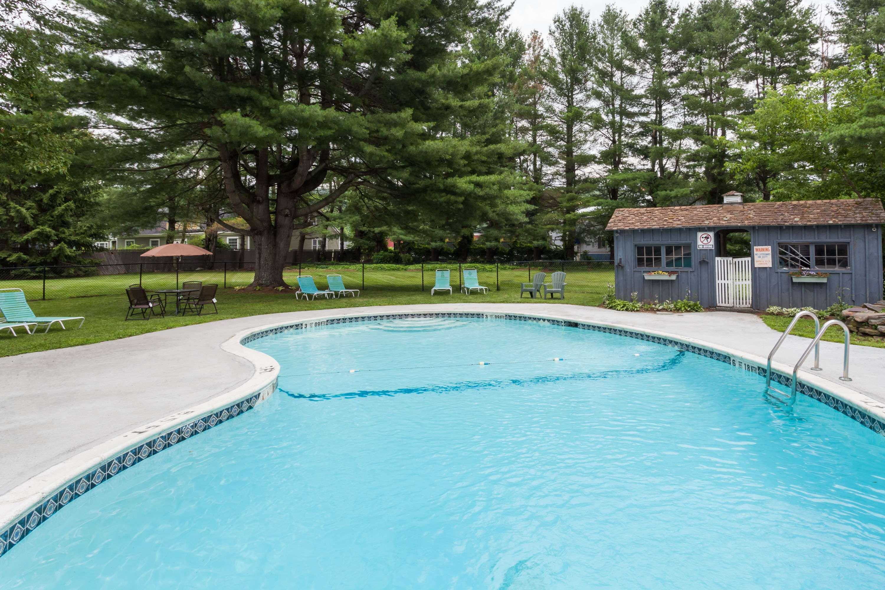 Travelodge By Wyndham Great Barrington Berkshires Экстерьер фото