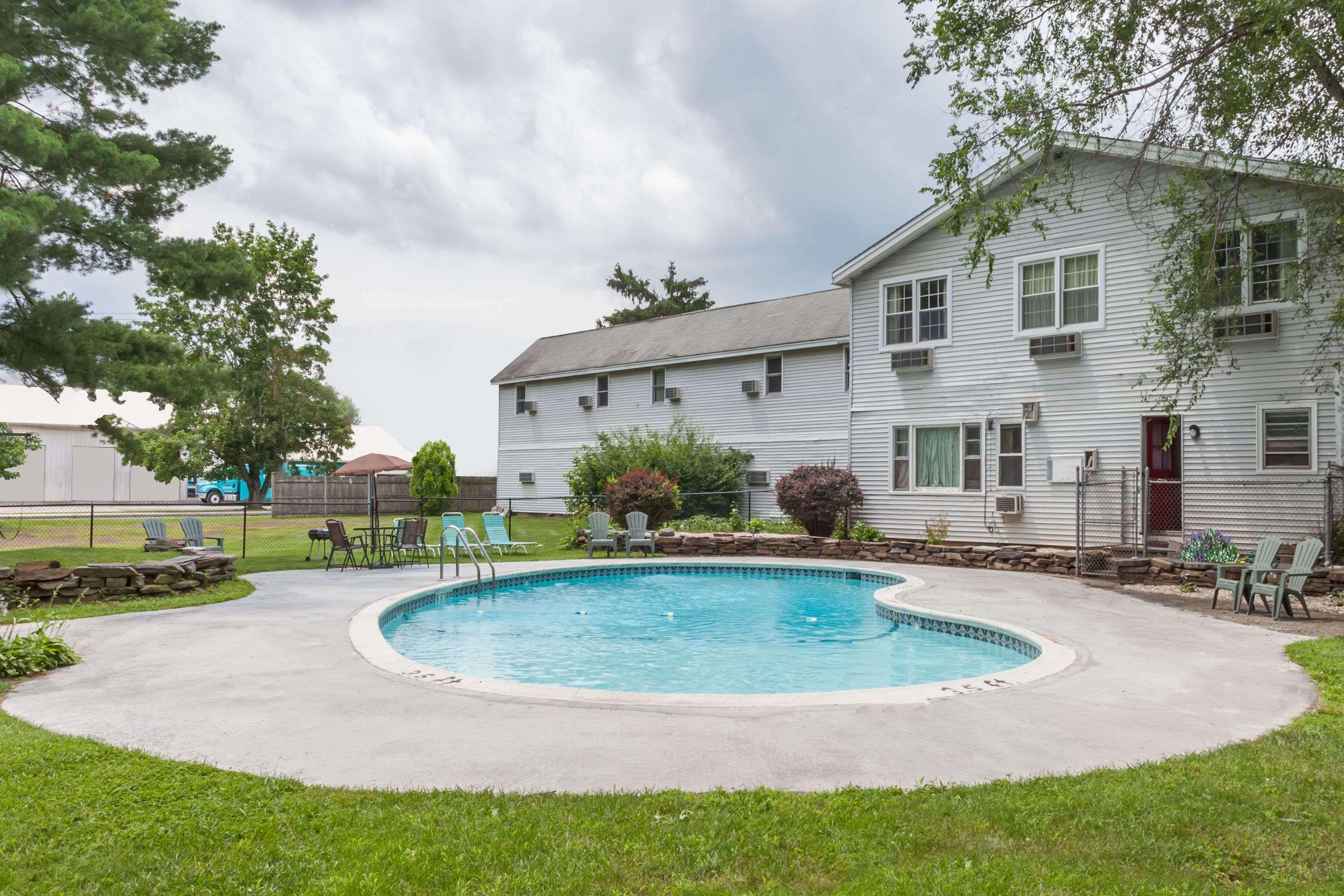 Travelodge By Wyndham Great Barrington Berkshires Экстерьер фото