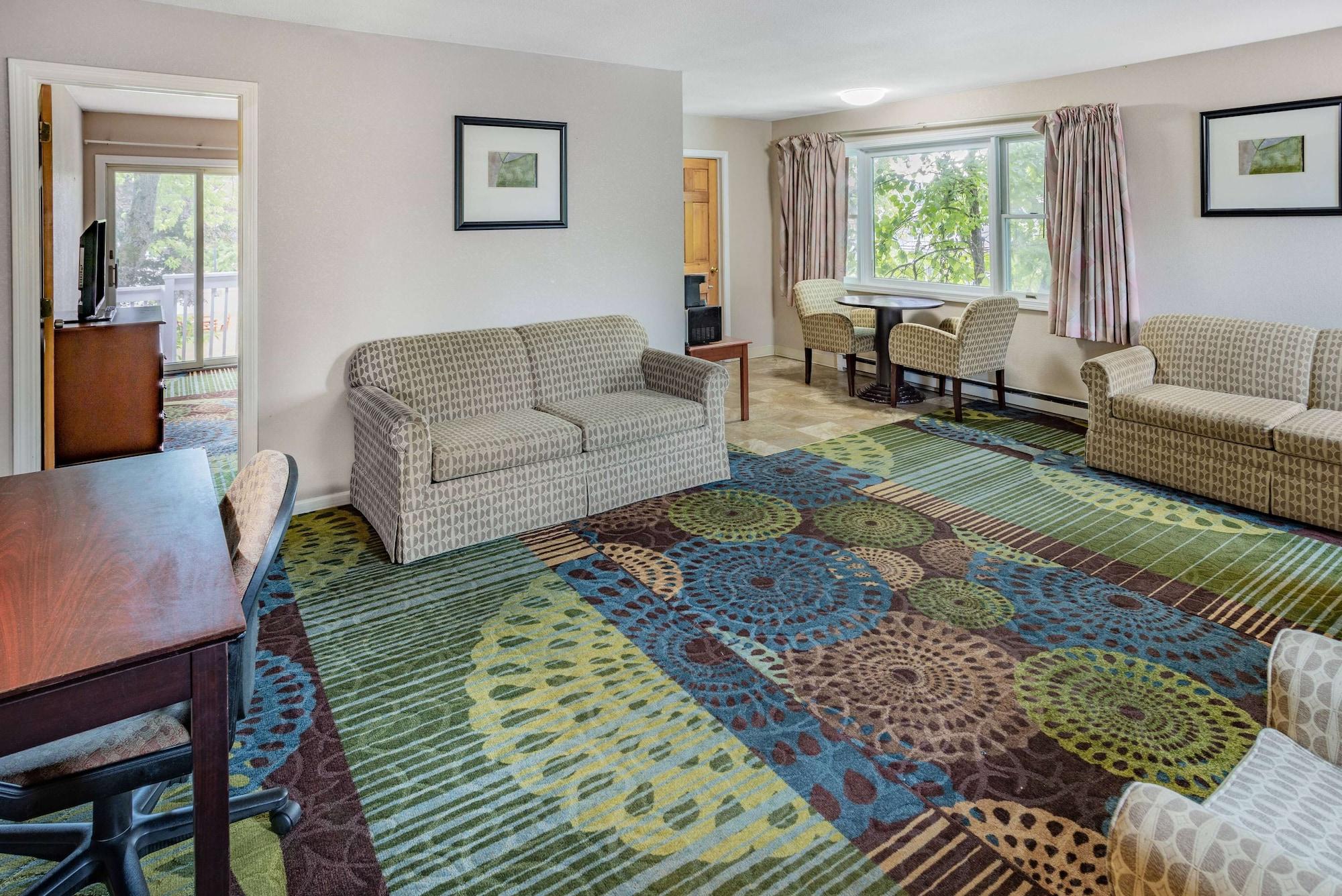 Travelodge By Wyndham Great Barrington Berkshires Экстерьер фото