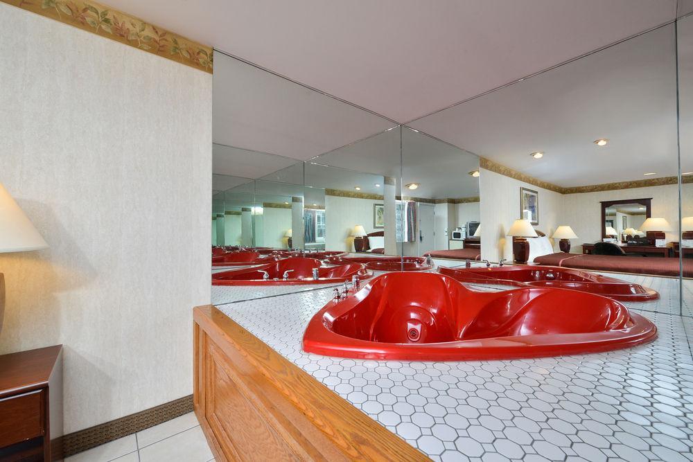 Travelodge By Wyndham Great Barrington Berkshires Экстерьер фото