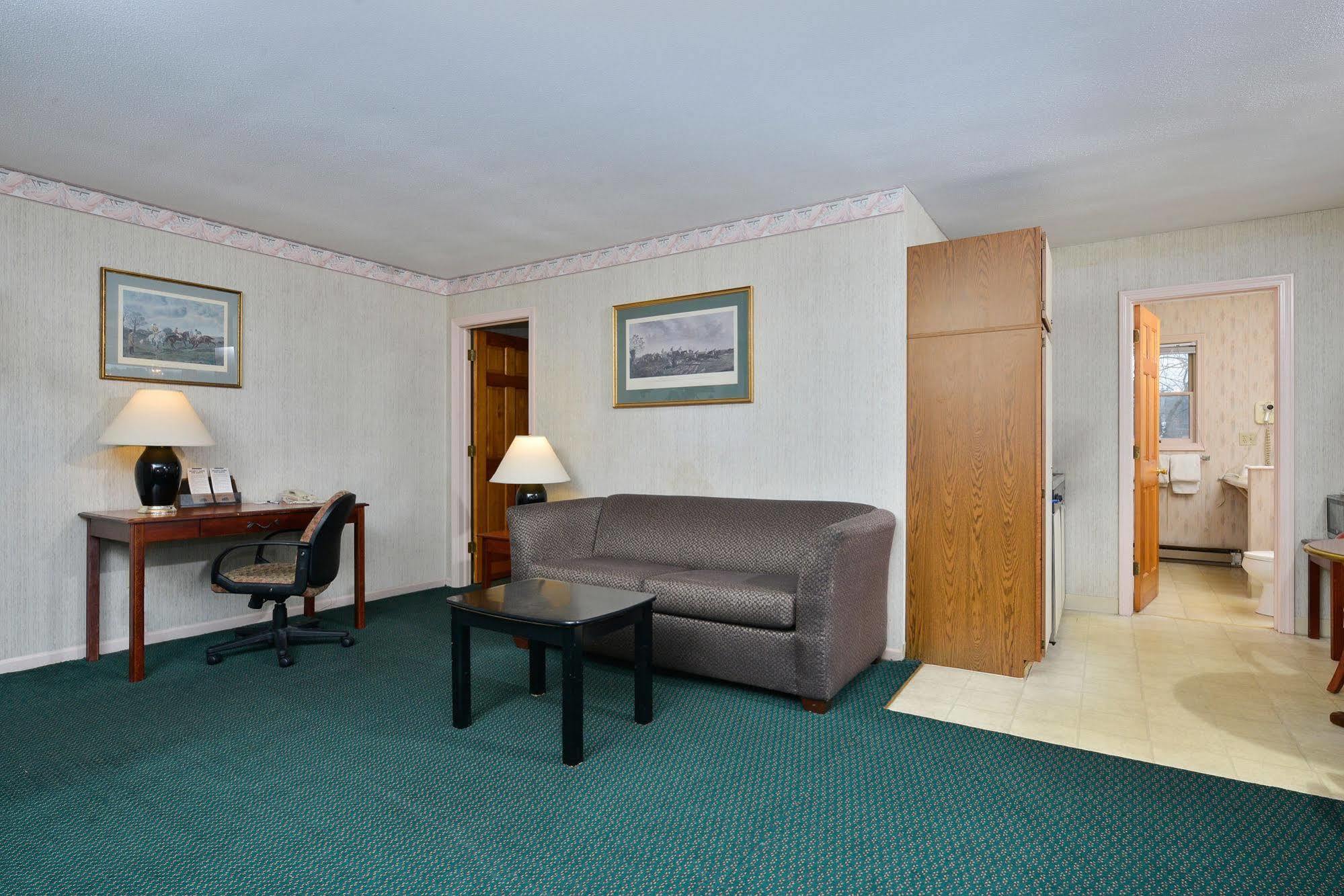 Travelodge By Wyndham Great Barrington Berkshires Экстерьер фото